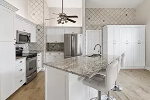 1178 Jardin Dr, Naples, FL 34104 - Photo 6