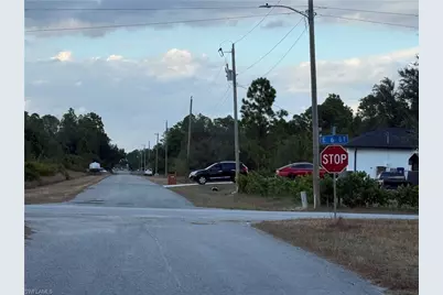 521 Fitch Ave, Lehigh Acres, FL 33972 - Photo 4