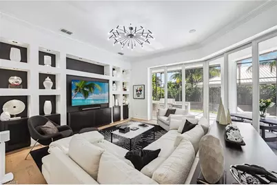 538 Riviera Dr, Naples, FL 34103 - Photo 8