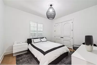 538 Riviera Dr, Naples, FL 34103 - Photo 16