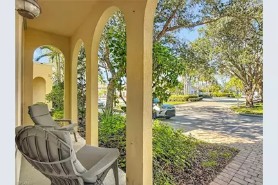 6186 Towncenter Cir, Naples, FL 34119 - Photo 4