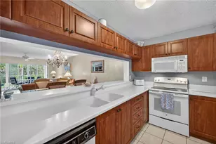 7105 Dennis Cir, Naples, FL 34104 - Photo 10