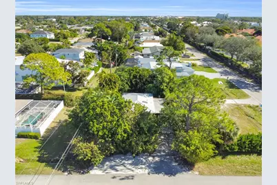 9144 7th St, Naples, FL 34108 - Photo 2