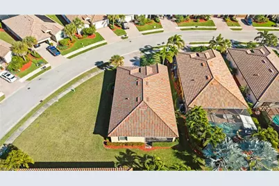 3640 Treasure Cove Cir, Naples, FL 34114 - Photo 38