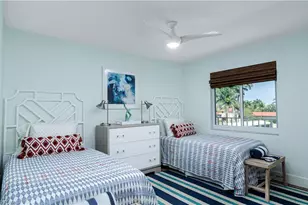 10682 Gulf Shore Dr, Naples, FL 34108 - Photo 8