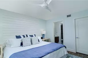 10682 Gulf Shore Dr, Naples, FL 34108 - Photo 6