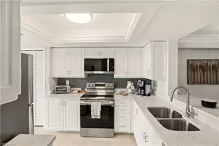 7300 Glenmoor Ln, Naples, FL 34104 - Photo 10