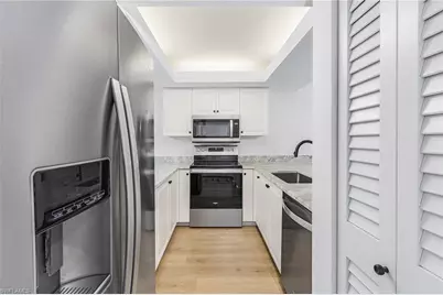 50 Seagate Dr #302B, Naples, FL 34103 - Photo 10