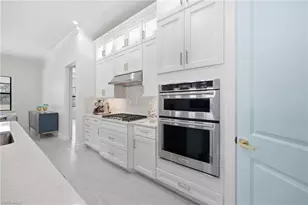 2718 Aviamar Cir, Naples, FL 34114 - Photo 16