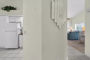 254 Newport Dr, Naples, FL 34114 - Photo 4