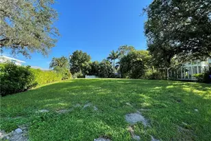 1223 Coconut Dr, Fort Myers, FL 33901 - Photo 4