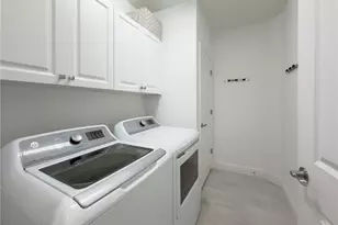 2543 Seychelles Dr, Naples, FL 34112 - Photo 42