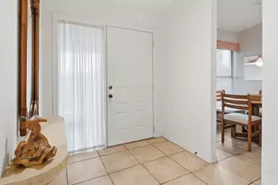 5403 Fox Hollow Dr, Naples, FL 34104 - Photo 6