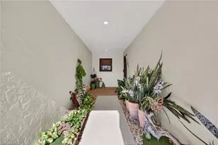 303 Reynolds Ct, Naples, FL 34112 - Photo 4