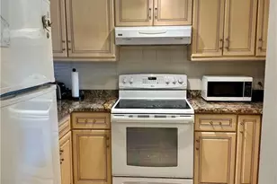 190 Turtle Lake Ct, Naples, FL 34105 - Photo 6