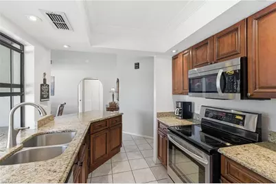 3815 SW 5th Pl, Cape Coral, FL 33914 - Photo 12