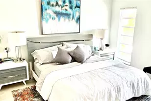 High Point Cir High Point Cir W, Naples, FL 34103 - Photo 4