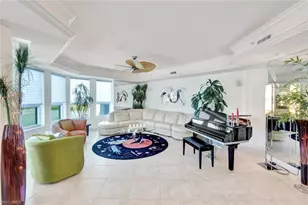 285 Grande Way, Naples, FL 34110 - Photo 6