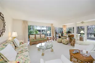 103 Clubhouse Dr, Naples, FL 34105 - Photo 2