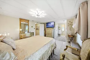 26257 Queen Mary Ln, Bonita Springs, FL 34135 - Photo 18