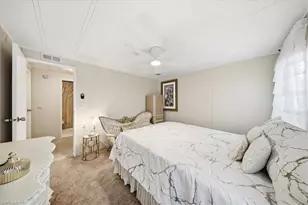 26257 Queen Mary Ln, Bonita Springs, FL 34135 - Photo 22