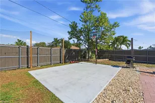 4044 Country Club Blvd, Cape Coral, FL 33904 - Photo 26