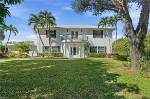 7395 Stonegate Dr, Naples, FL 34109 - Photo 4