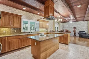 7395 Stonegate Dr, Naples, FL 34109 - Photo 8