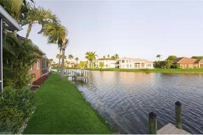 14610 Laguna Dr, Fort Myers, FL 33908 - Photo 18