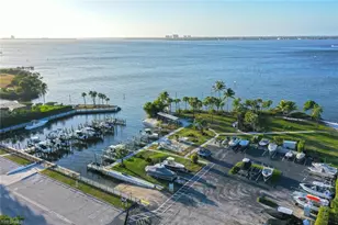 14610 Laguna Dr, Fort Myers, FL 33908 - Photo 12