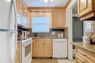 170 Turtle Lake Ct, Naples, FL 34105 - Photo 6