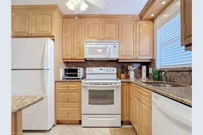 170 Turtle Lake Ct #211, Naples, FL 34105 - Photo 4