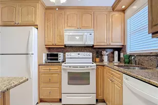 170 Turtle Lake Ct, Naples, FL 34105 - Photo 4