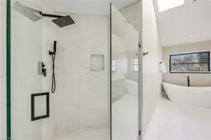 27106 Oakwood Lake Dr, Bonita Springs, FL 34134 - Photo 16