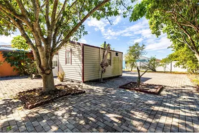 1219 SE 19th Ter, Cape Coral, FL 33990 - Photo 28