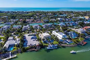 3243 Gin Ln, Naples, FL 34102 - Photo 44