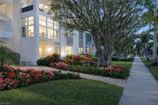 1021 3rd St S, Naples, FL 34102 - Photo 24