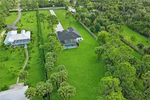 1687 19th St SW, Naples, FL 34117 - Photo 4