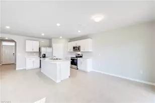 1401 NE 5th Pl, Cape Coral, FL 33909 - Photo 8