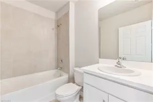 1401 NE 5th Pl, Cape Coral, FL 33909 - Photo 18