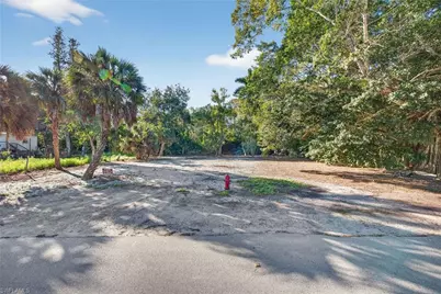2596 Holly Ave, Naples, FL 34112 - Photo 8