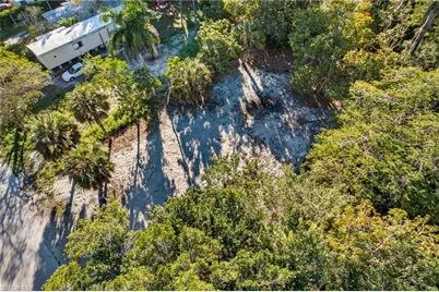 2596 Holly Ave, Naples, FL 34112 - Photo 12