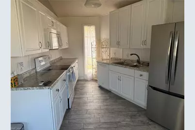 9818 Tonya Ct, Bonita Springs, FL 34135 - Photo 4