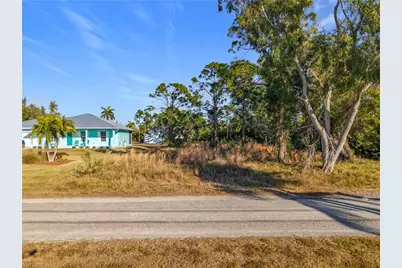 11638 Oakland Dr, Bokeelia, FL 33922 - Photo 10