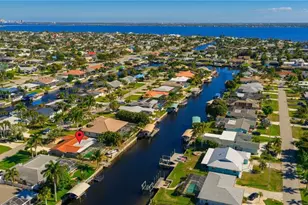 1636 SE 39th St, Cape Coral, FL 33904 - Photo 4