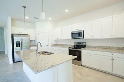 14984 Palamos Cir, Fort Myers, FL 33905 - Photo 4