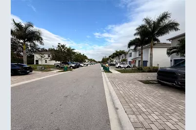 15314 Wildflower Cir, Naples, FL 34119 - Photo 4