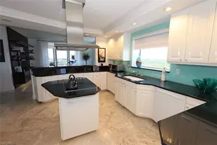 8665 Bay Colony Dr, Naples, FL 34108 - Photo 32