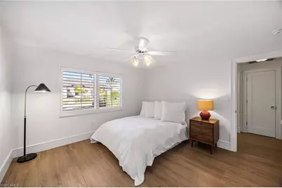 688 Parkview Ln, Naples, FL 34103 - Photo 16