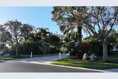 4620 Southern Breeze Dr, Naples, FL 34114 - Photo 16